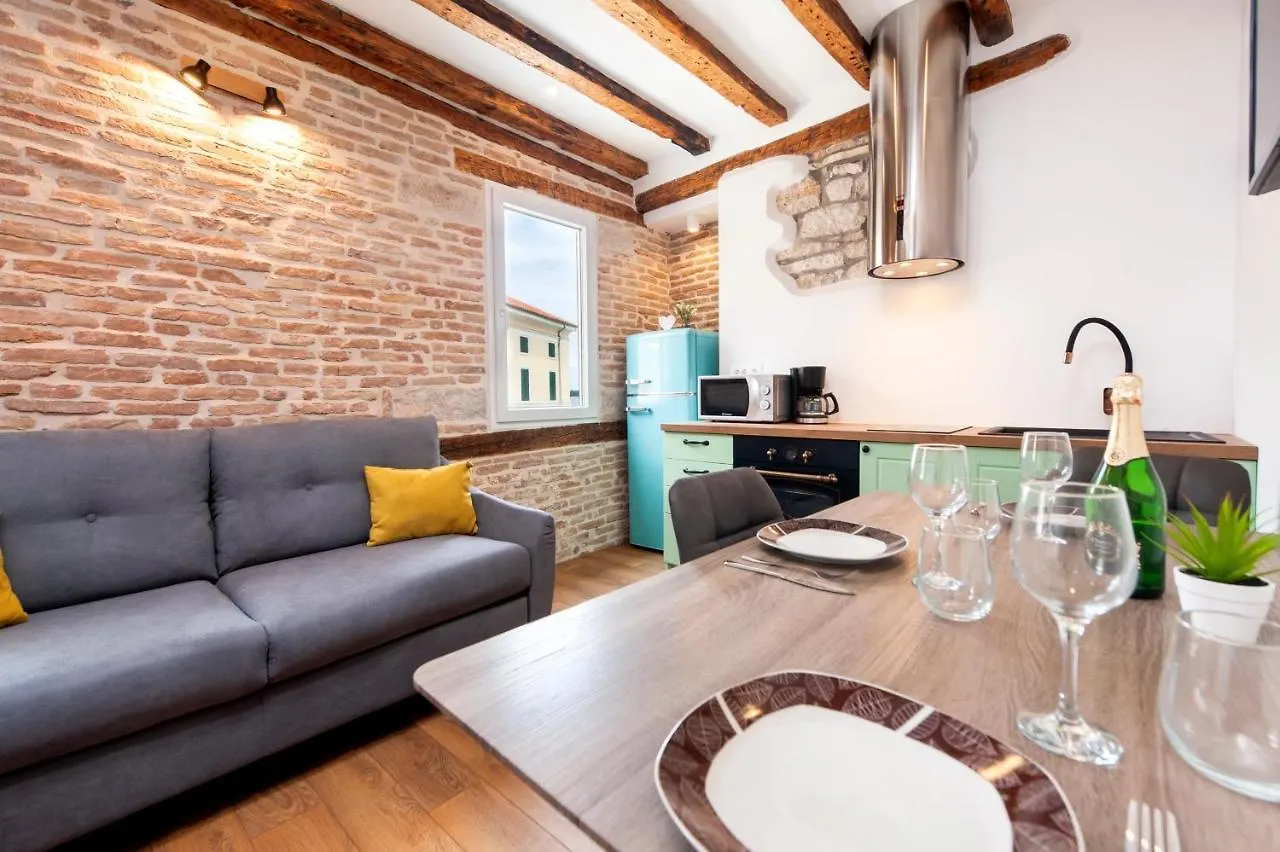 The Yellow House Apartments Rovinj