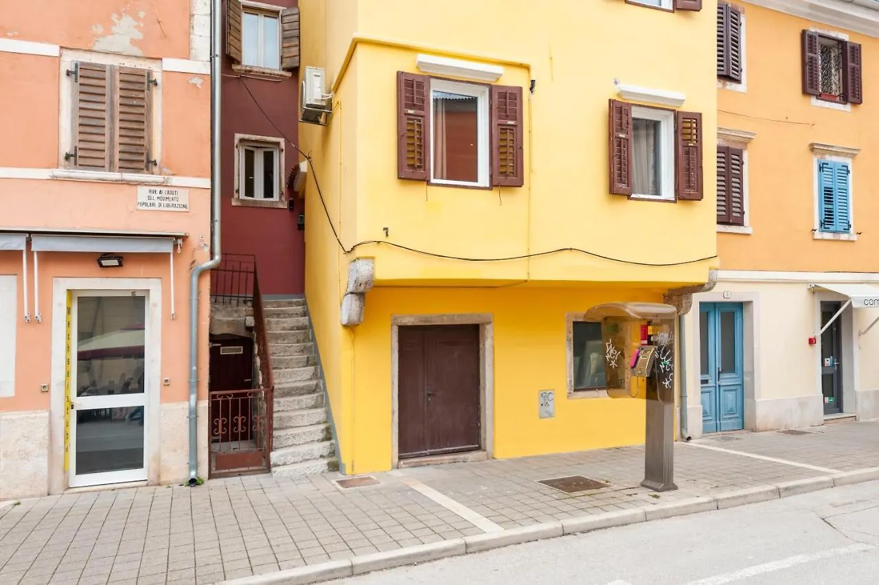 The Yellow House Apartments Rovinj