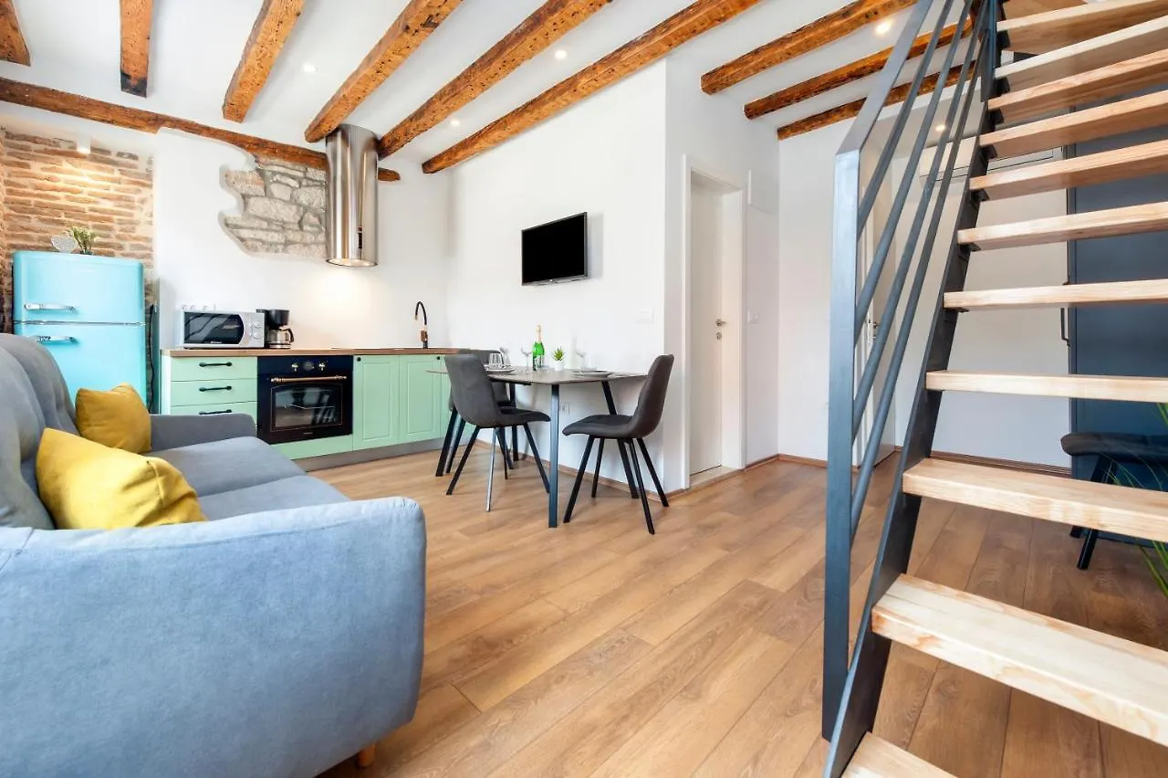 The Yellow House Apartments Rovinj Kroatien