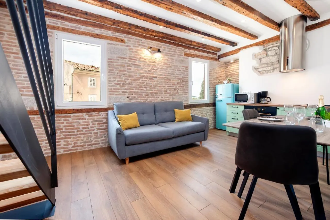 The Yellow House Apartments Rovinj