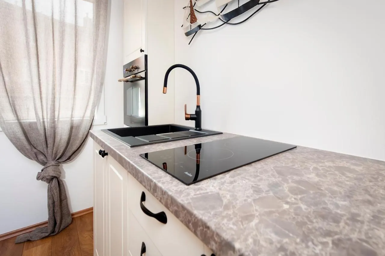 The Yellow House Apartments Rovinj