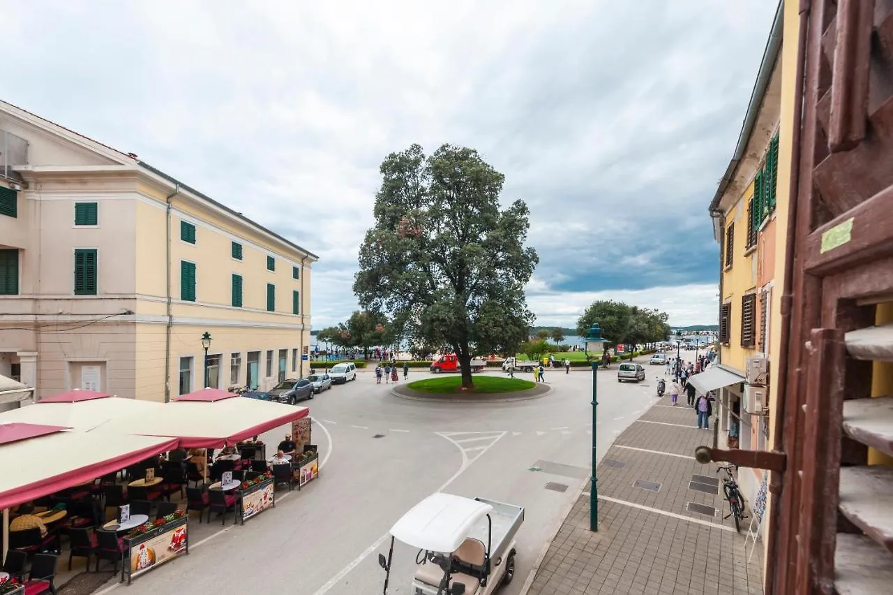 The Yellow House Apartments Rovinj