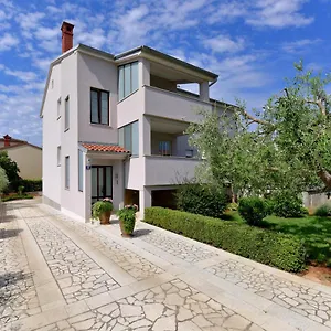 brezac-olive-garden-apartment.pula-hotels.org/