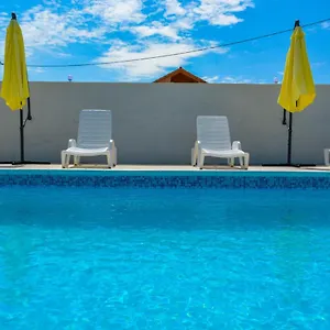 villa-kutija-sveti-filip-i-jakov.hotelinzadar.com/