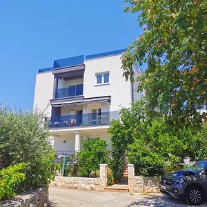 apartment-adriana-seget-vranjica.splithotels.org/