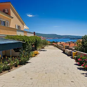 private-accommodation-sindicic.primorje-gorskikotar.com/